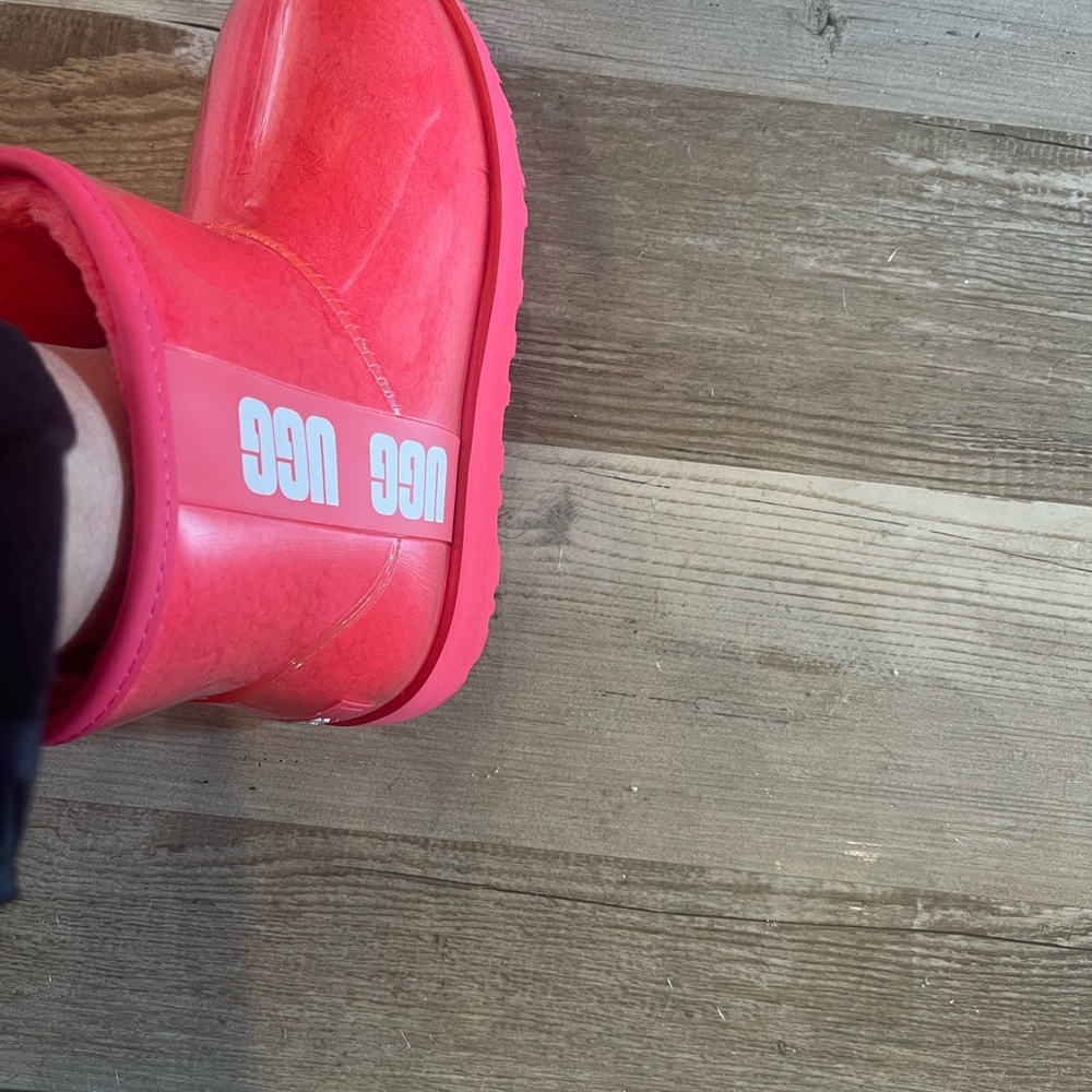 COPY - Brand new Ugg
